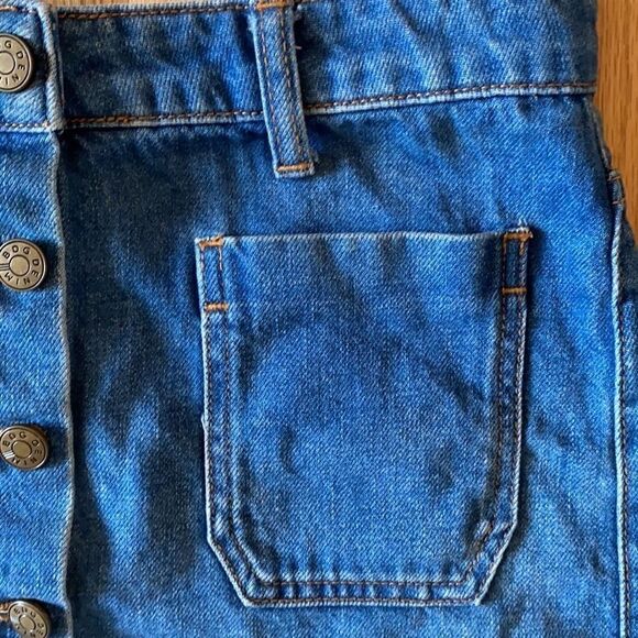 BDG Urban Outfitters Denim Button Front Raw Hem Mini Skirt Size Small - Picture 3 of 7